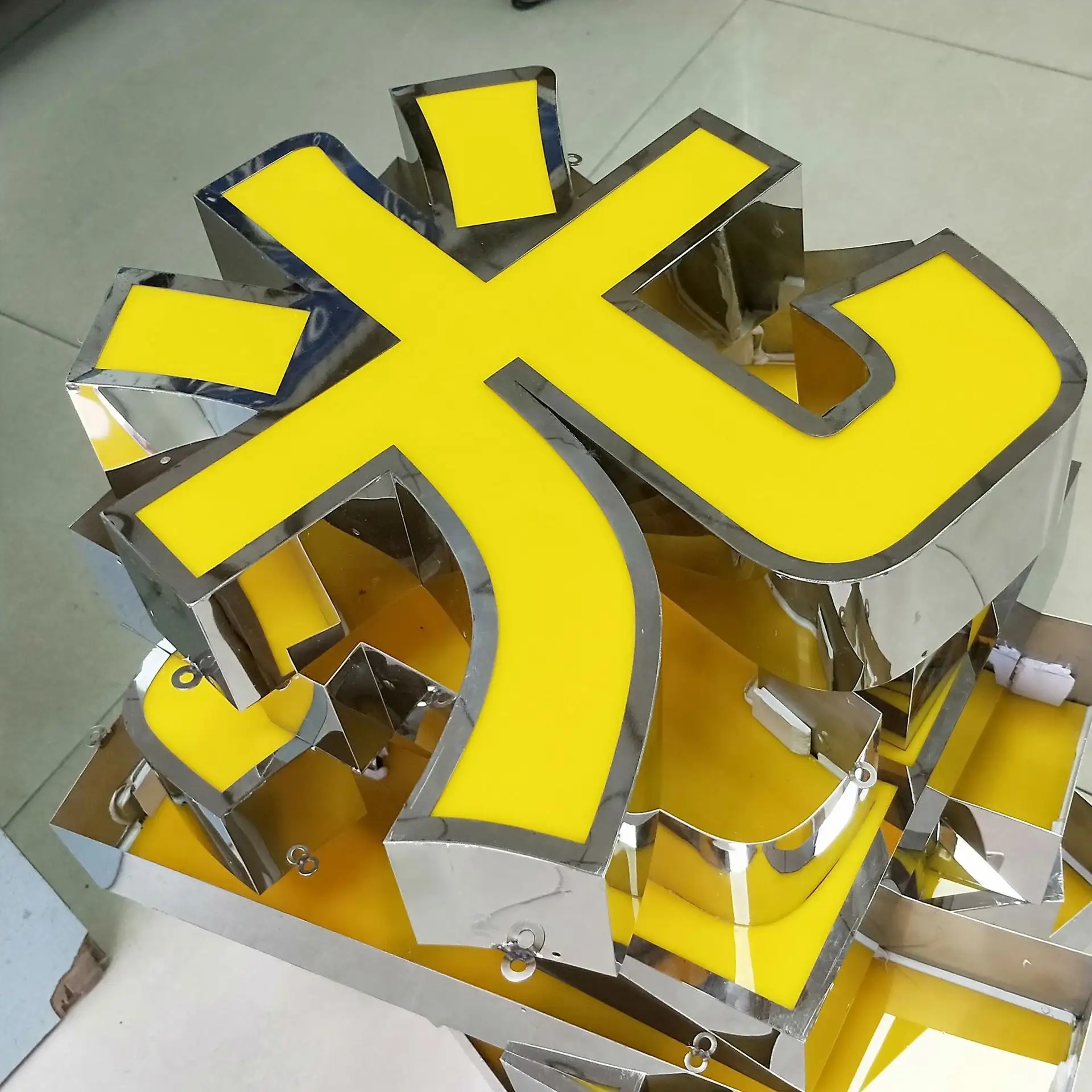 成都广告公司发光字麻豆社区下载的基本要素分享